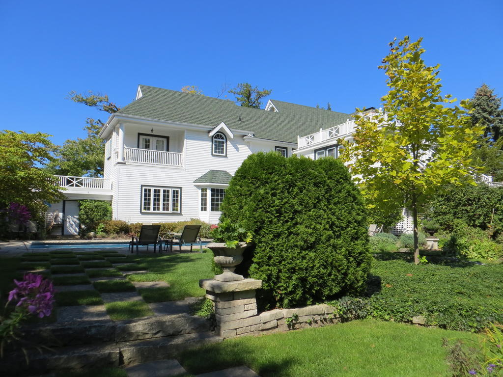 Lakewinds Country Manor Bed & Breakfast Niagara-on-the-Lake Exterior photo